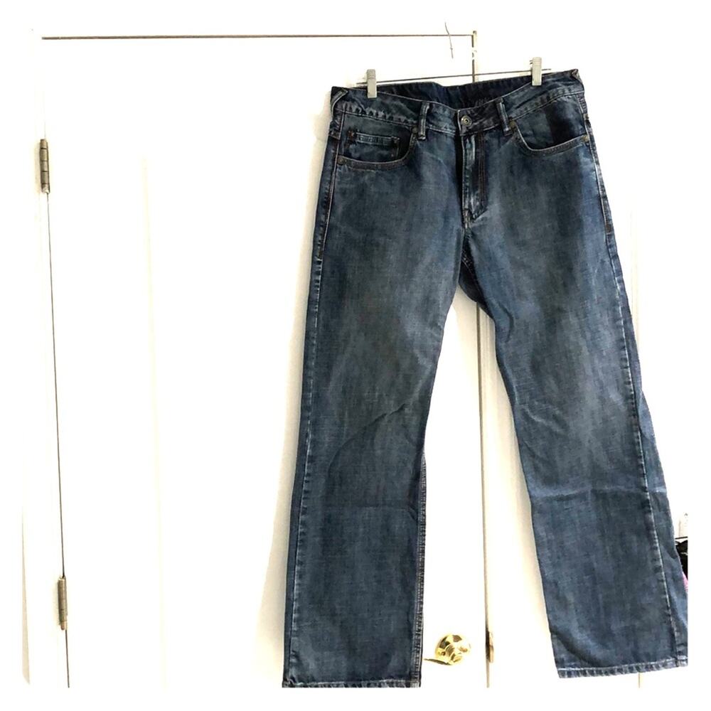 Buffalo David Britton 36x33 blue distressed jeans